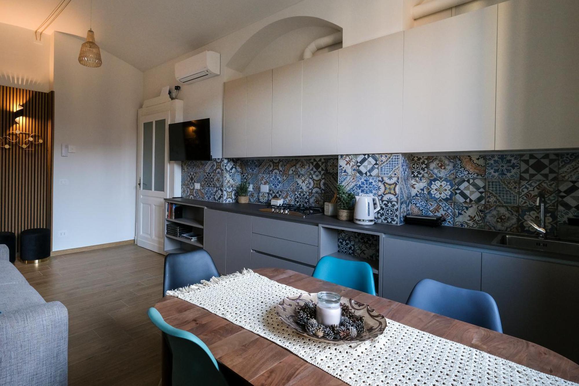 A Casa Di Adele Centro Apartment *
